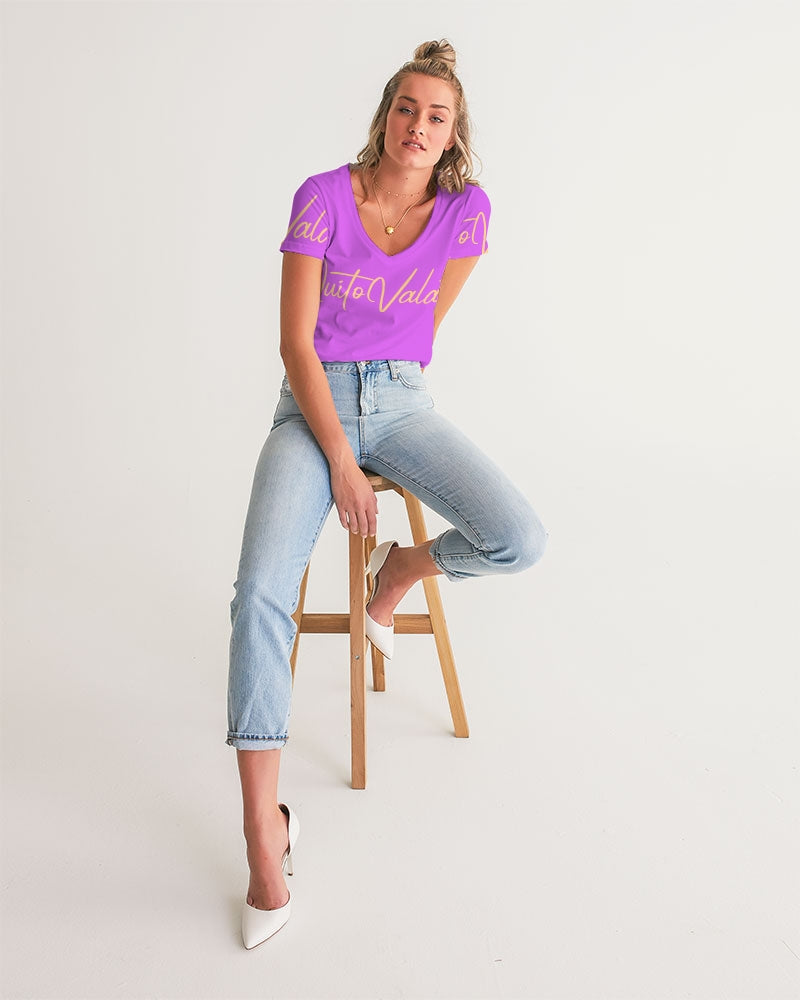 QuitoValantio!"passionate"collection Women's V-Neck Tee