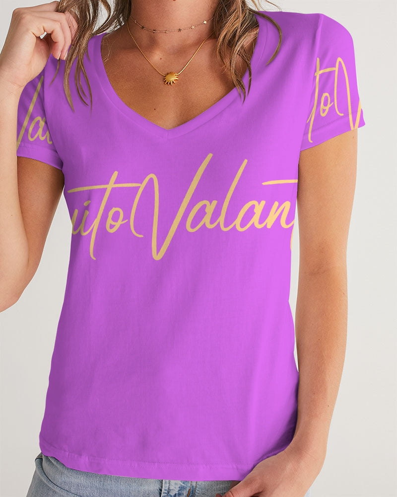 QuitoValantio!"passionate"collection Women's V-Neck Tee